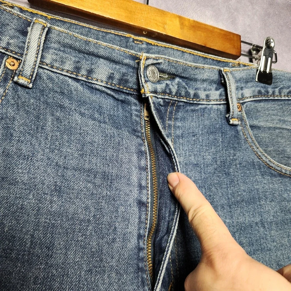 Levis 550 Mens Relaxed Fit Tapered Leg Jeans Medium Wash Blue 38x30